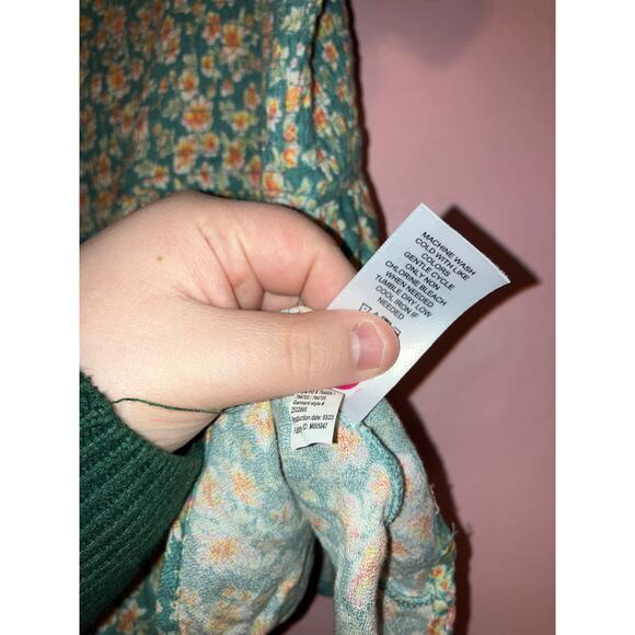 Maurices Floral Smocked Peplum Puff Sleeve Green Ditsy Blouse Size XXL - Picture 4 of 5